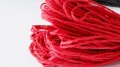 Czerwony sznurek papierowy (4)